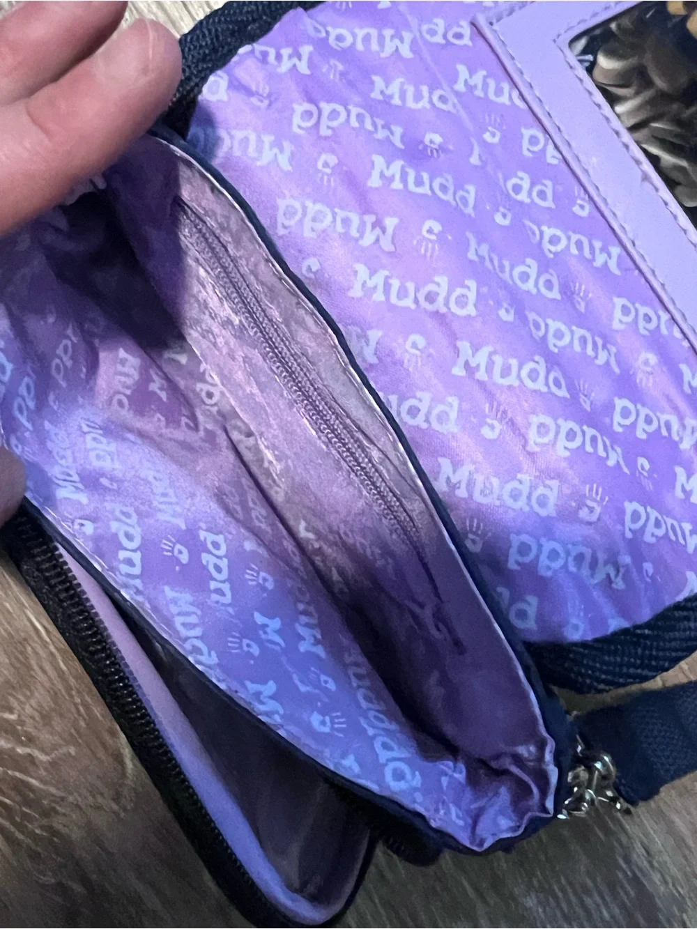 Like new! Y2K vintage Mudd Kids Navy Crossbody Bag with Purple Handprint vtg